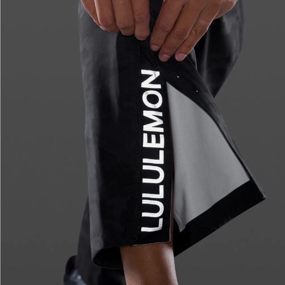 Lululemon Break a Trail pant in Camo Multi Grey
Size 4
excellent condition! - Picture 3 of 8